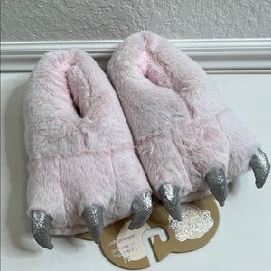 NWT Moon‎ Cake Bear Paw With Glitter Claws Slippers (Medium US 7/8)